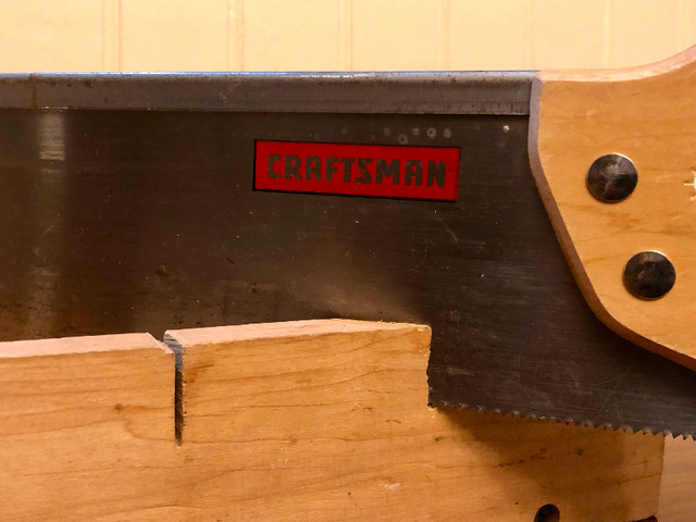 Vintage solid wood miter box with Craftsman hand saw dans Outils à main  à Ville de Montréal - Image 4