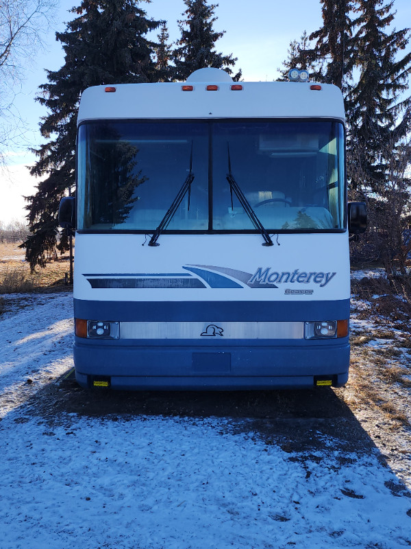 Motorhome in RVs & Motorhomes in Red Deer
