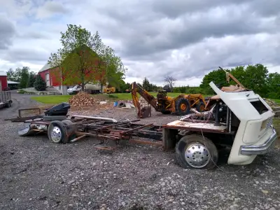 I'm selling parts off of this I cut the frame in half to make a trailer (25ft long) if you need any...