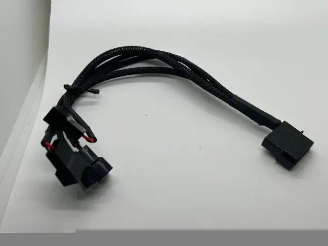 Molex Computer Cooling Fan Splitter Cable in Cables & Connectors in Markham / York Region - Image 4