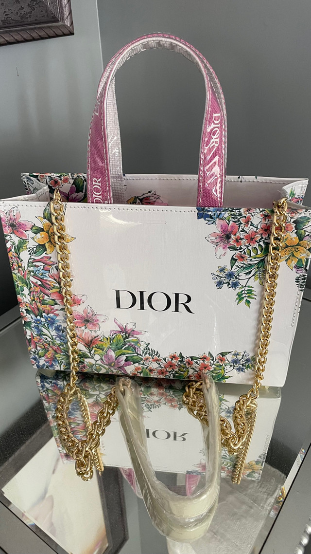 Brand NEW original Dior paper bag BAG in Women's - Bags & Wallets in Kawartha Lakes - Image 2