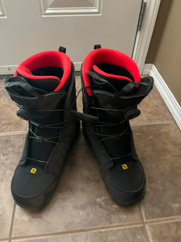 Salomon snowboard boots - SIZE 13 in Snowboard in Calgary