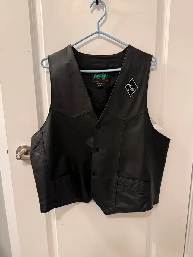 Army Veterans Motorcycle Vest in Men's in Belleville - Image 2