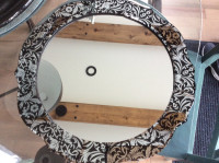 New! Gorgeous Round Mirrored Damask Mirror