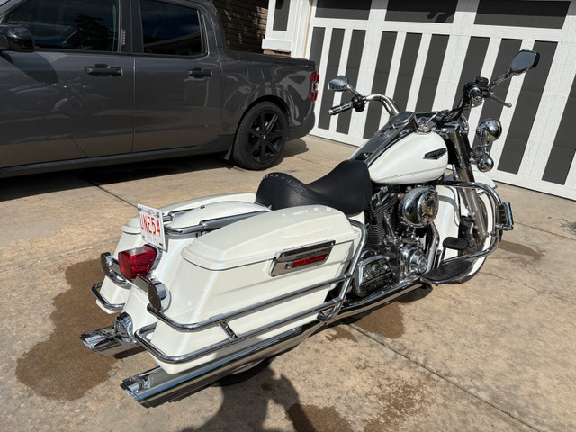 2004 Harley Davidson Road King in Street, Cruisers & Choppers in Calgary - Image 2