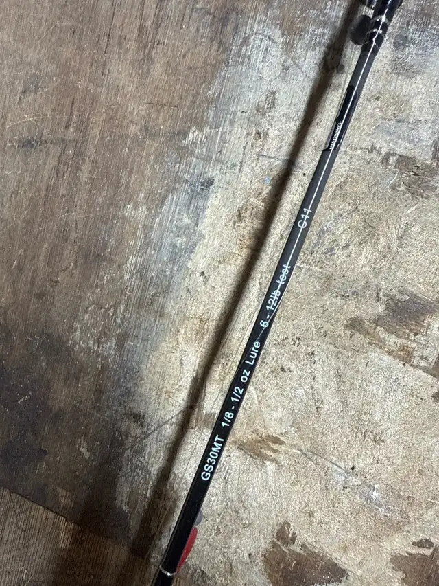 fishing rod and reel in Fishing, Camping & Outdoors in Hamilton - Image 7