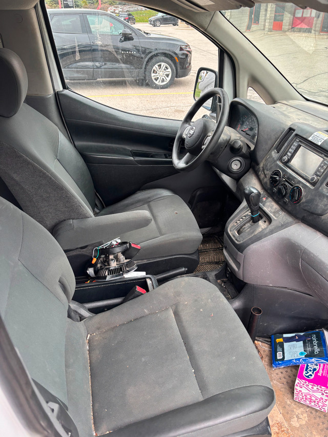 2015 Nissan Work Van For Sale in Cars & Trucks in Markham / York Region - Image 3