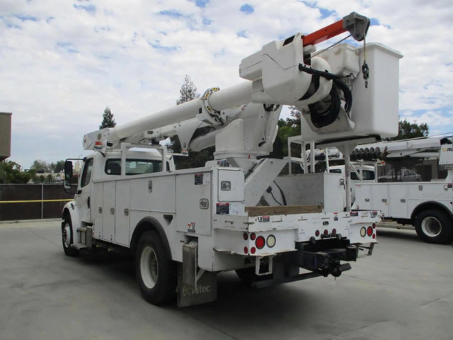 2016 Freightliner Bucket Truck Altec AM55. in Other in Kingston - Image 4