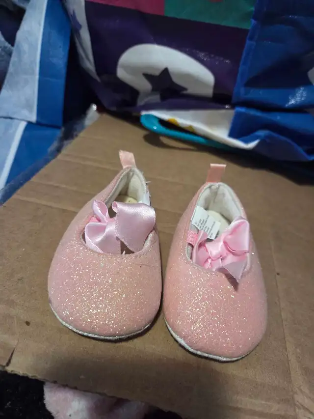 baby shoes in Clothing - 0-3 Months in Chatham-Kent - Image 10