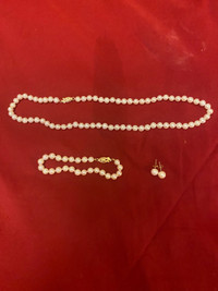 14K Yellow Gold Pearl jewelry set