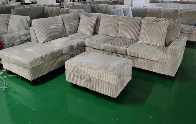 COUDREY COUCH ON SALE!! in Couches & Futons in Trois-Rivières - Image 3