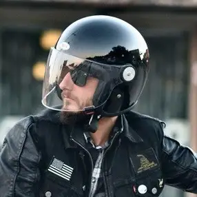 Bell riot motorcycle helmet in Clothing, Shoes & Accessories in Oakville / Halton Region - Image 3