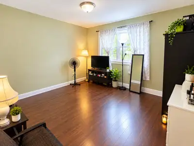 LARGE PRIVATE ROOM FOR RENT – DARTMOUTH For serious inquiry only Available Oct 1, 2026 Wyse Rd & Jam...
