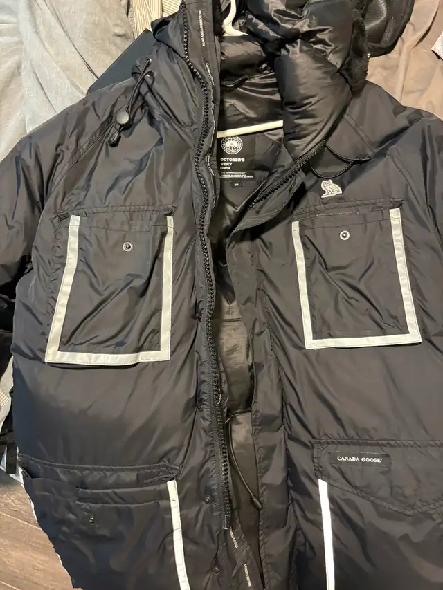 Selling OVO x Canada Goose Jacket size medium in Men's in City of Toronto - Image 4