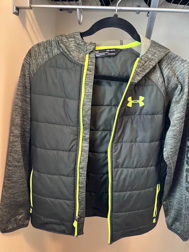 Under Armour ColdGear Jacket in Kids & Youth in Calgary - Image 2