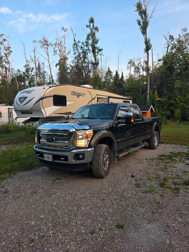 F350 Lariat with 8' box in Cars & Trucks in Barrie