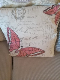 decor pillows-like new condition