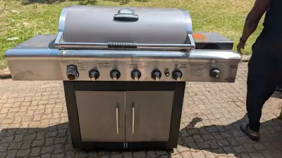 Brinkman select 6 burner BBQ with sear panel and side deep fryer. Cast iron grates. Pick up only