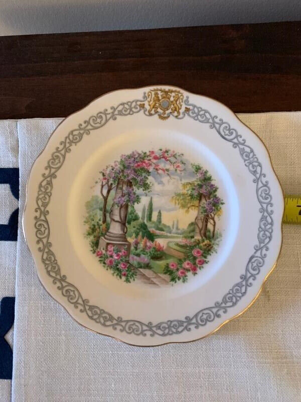 COLLECTOR PLATE--QUEEN ANNE BONE CHINA in Home Décor & Accents in Edmonton - Image 2