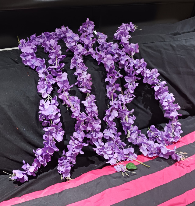 12 PCS - PURPLE WISTERIA BRANCHES in Outdoor Décor in Mississauga / Peel Region