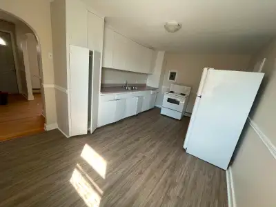 • Central Halifax • Own Entrance • Hardwood Floor • Heat, Hot Water Included • Parking available ($4...