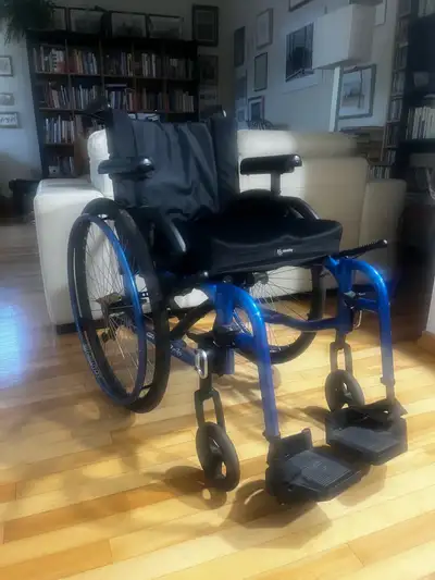 Newton Helio A6. Lightweight but strong, fully adjustable manual wheelchair. Includes especially thi...