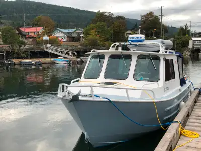 23' custom built, tough, cruising boat. 20 to 30 kts. 9.9 kicker, 9' zodiac, radar, chart plot, Navi...
