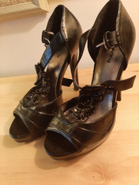 Black High-heeled Shoes