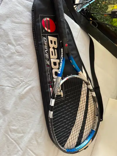 BABOLAT DRIVE-Z SERIES ADULT TENNIS RACKET, CASE INCLUDED, AHUNTSIC LIGHTWEIGHT 265 G GRIP SIZE 3, 4...