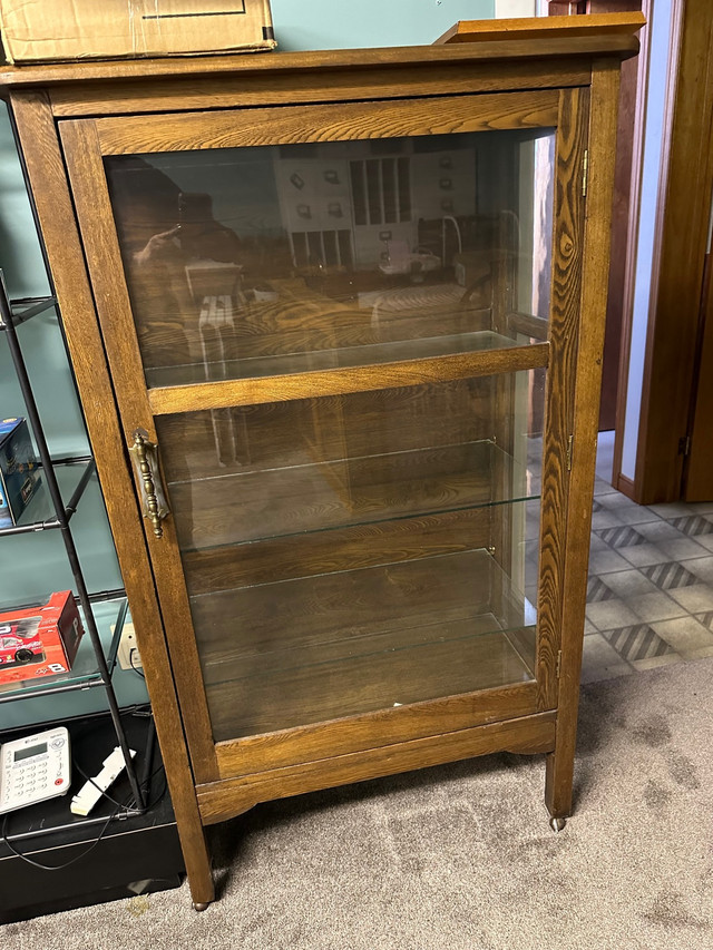 Antique cabinet in Hutches & Display Cabinets in Markham / York Region