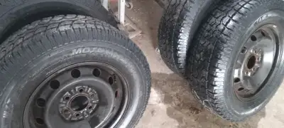 4 winter tires 245/70/17 Ford f150 on steel rims with sensors