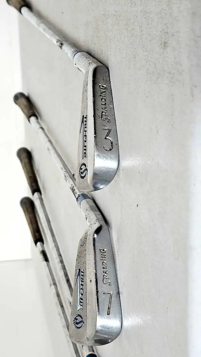 Spalding TRU-FLITE  Left Handed Golf Irons # 3, 5, 7, 9 in Golf in City of Montréal - Image 5