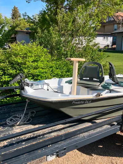Pelican boat,hummingbird fish finder,Minn Kota Endura Max fish finder 55 trolling motor,anchor,lithi...