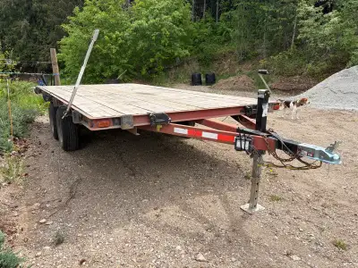 Dual 6k axles. Tires have maybe 300 kms on them. Electric brakes. The coupler is a cat6. I mainly us...