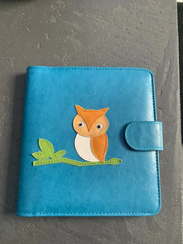 Étui à passeport in Other in Laval / North Shore - Image 2