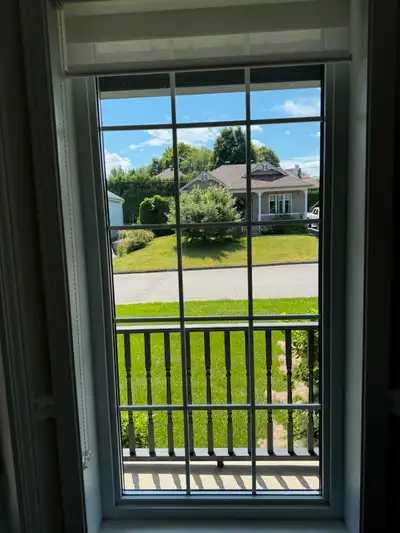 Lot de fenêtres à manivelle et fenêtres coulissantes), View more