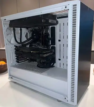 CPU: Intel Core i5-9600k GPU: Nvidia RTX 2080ti RAM: Kingston HyperX DDR4 3200 C16 2x16GB HDD: WD RE...