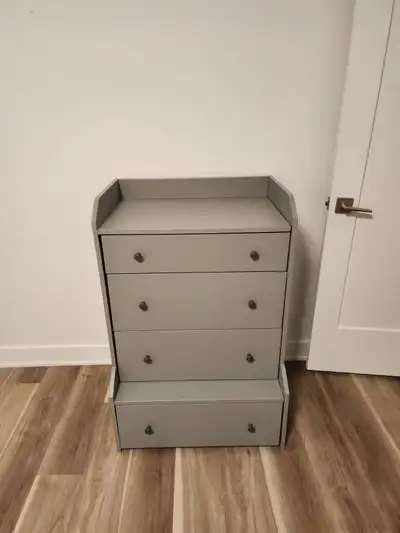 liquidation lit bébé et commode, View more