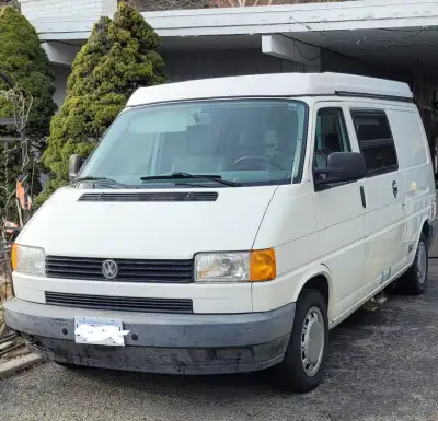 1995 VW Eurovan Camper. 192,738 km. 5 cylinder, front wheel drive, 4 speed automatic, power windows,...