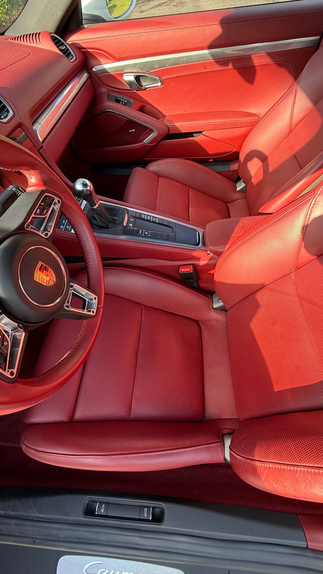 2024 Porsche 718 Cayman Manuelle — photo 4