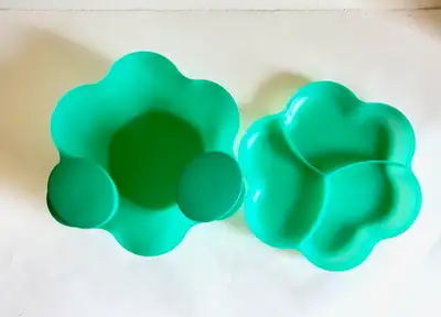 Tupperware : Très grand bol à trempette et petits bols, neufs, View more