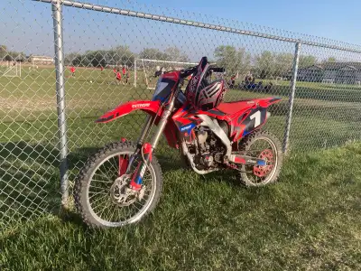 I think everything but the fork guards are for sale the rest of plastics you can have
