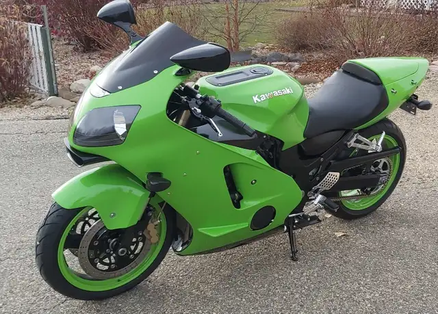 2001 Kawasaki zx12r Ninja in Sport Bikes in St. Albert - Image 3