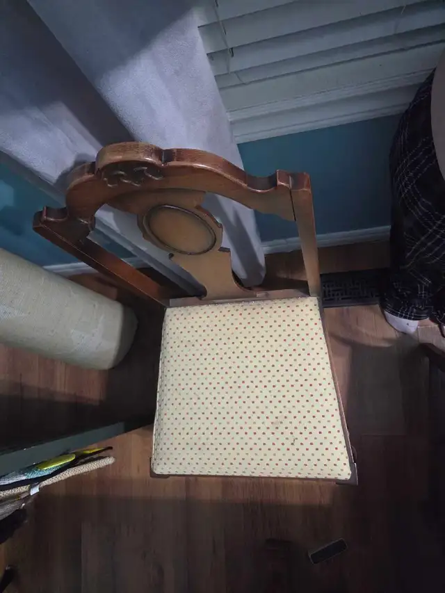 Rustic Dining Room Table  in Dining Tables & Sets in London - Image 6