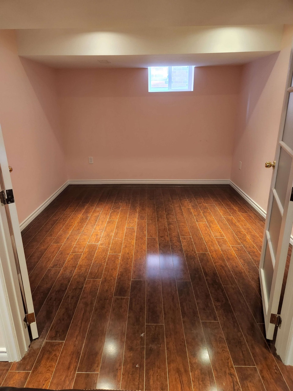 Bright 2-Bedroom Basement 5