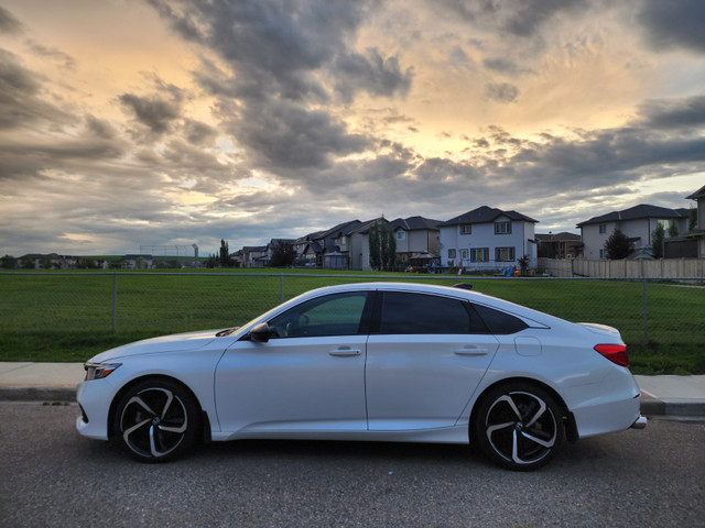 Selling a 2022 Honda Accord Sport 1.5L Turbo in Cars & Trucks in Calgary