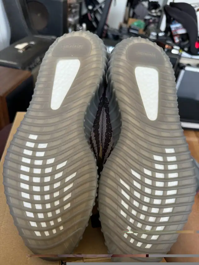 Adidas Yeezy 350 V2 AH2203 Beluga 2.0 Size 11 US NEVER WORN! in Men's Shoes in City of Toronto - Image 7