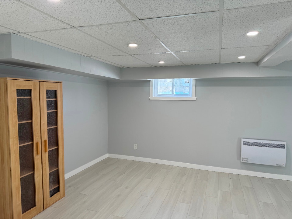 Bachelor/Studio 1,1/2 (No separate bed room - Studio) all inclu. 3
