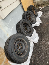 Set of 4 Nexen Winguard Winter - Truck Tires 265/65R17 on rims 