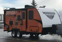 2019 Winnebago Micro Minnie 2108DS Travel trailer in Rare Orange